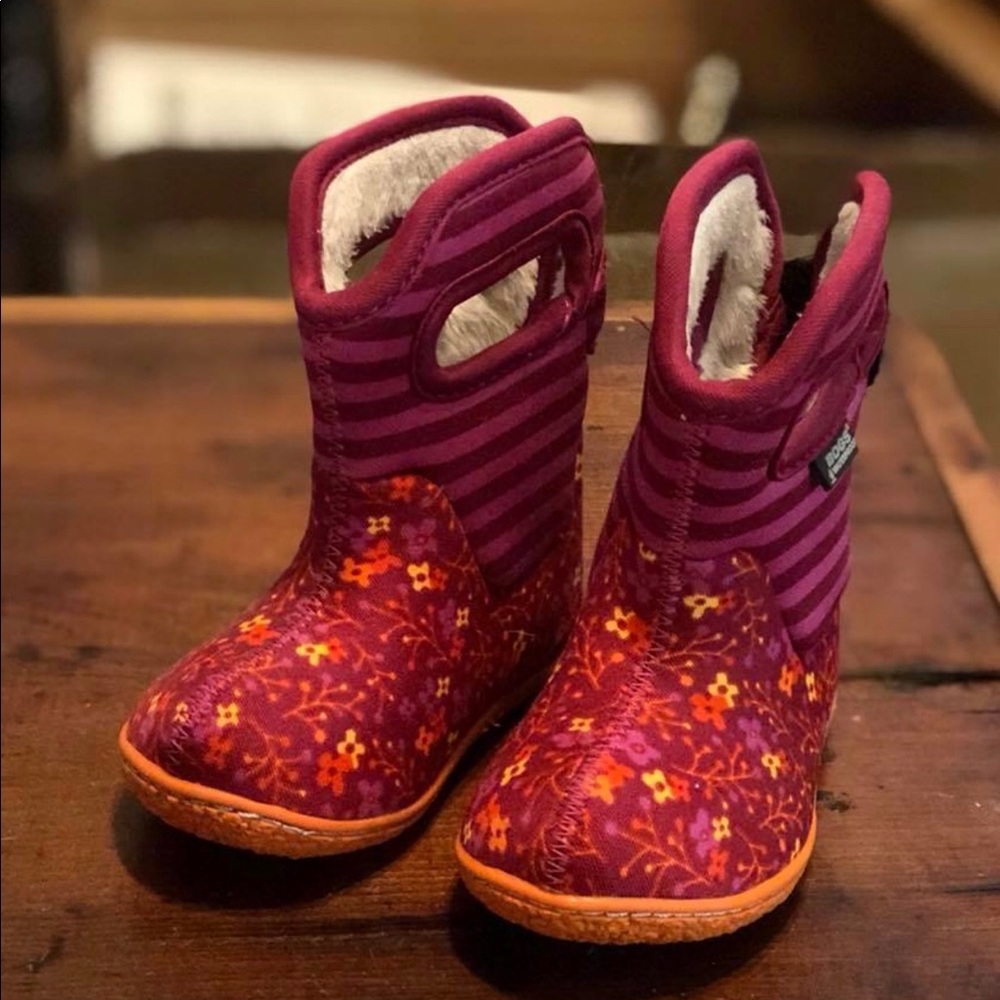 Bogs Toddler size 4